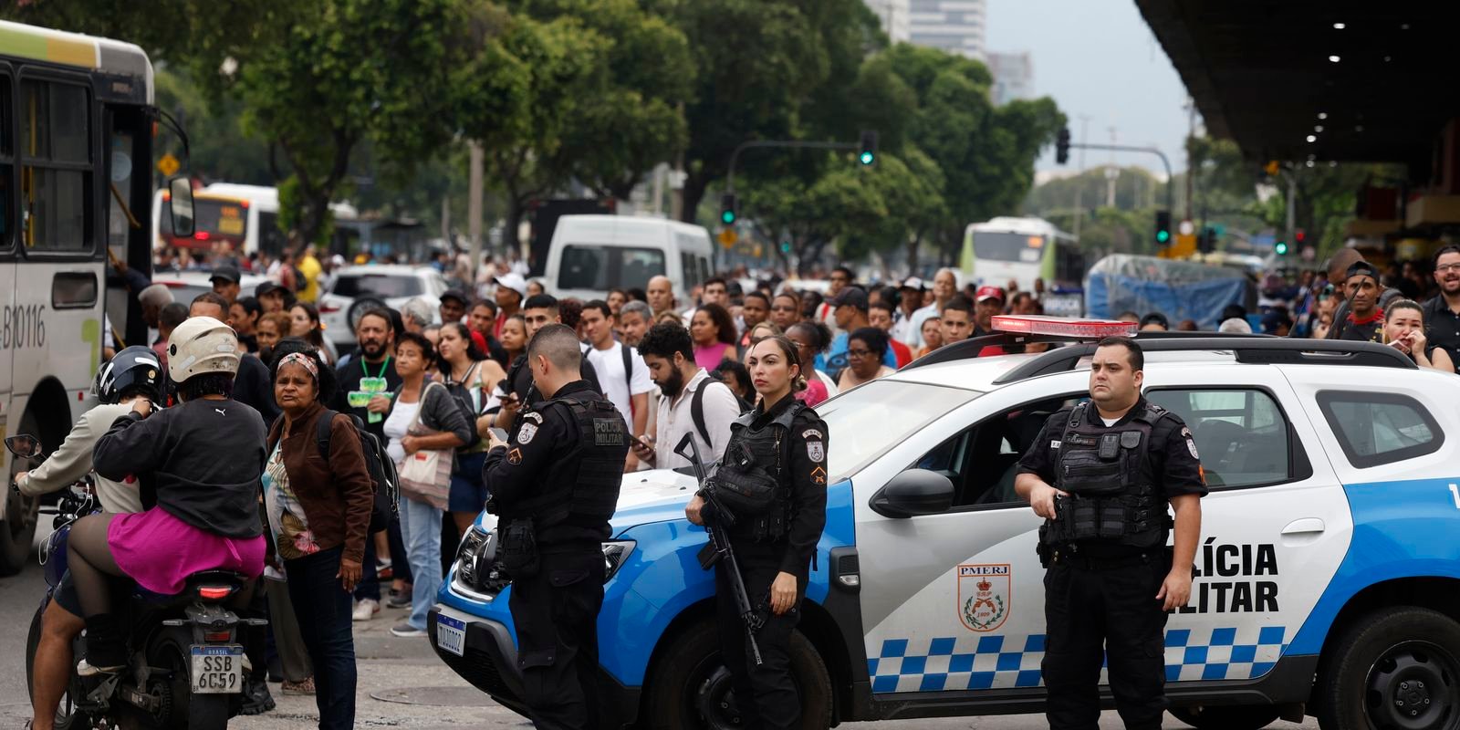 Ação no RJ é cortina de fumaça e expõe população, dizem especialistas| Agência Brasil Ação no RJ é cortina de fumaça e expõe população, dizem especialistas| Agência Brasil