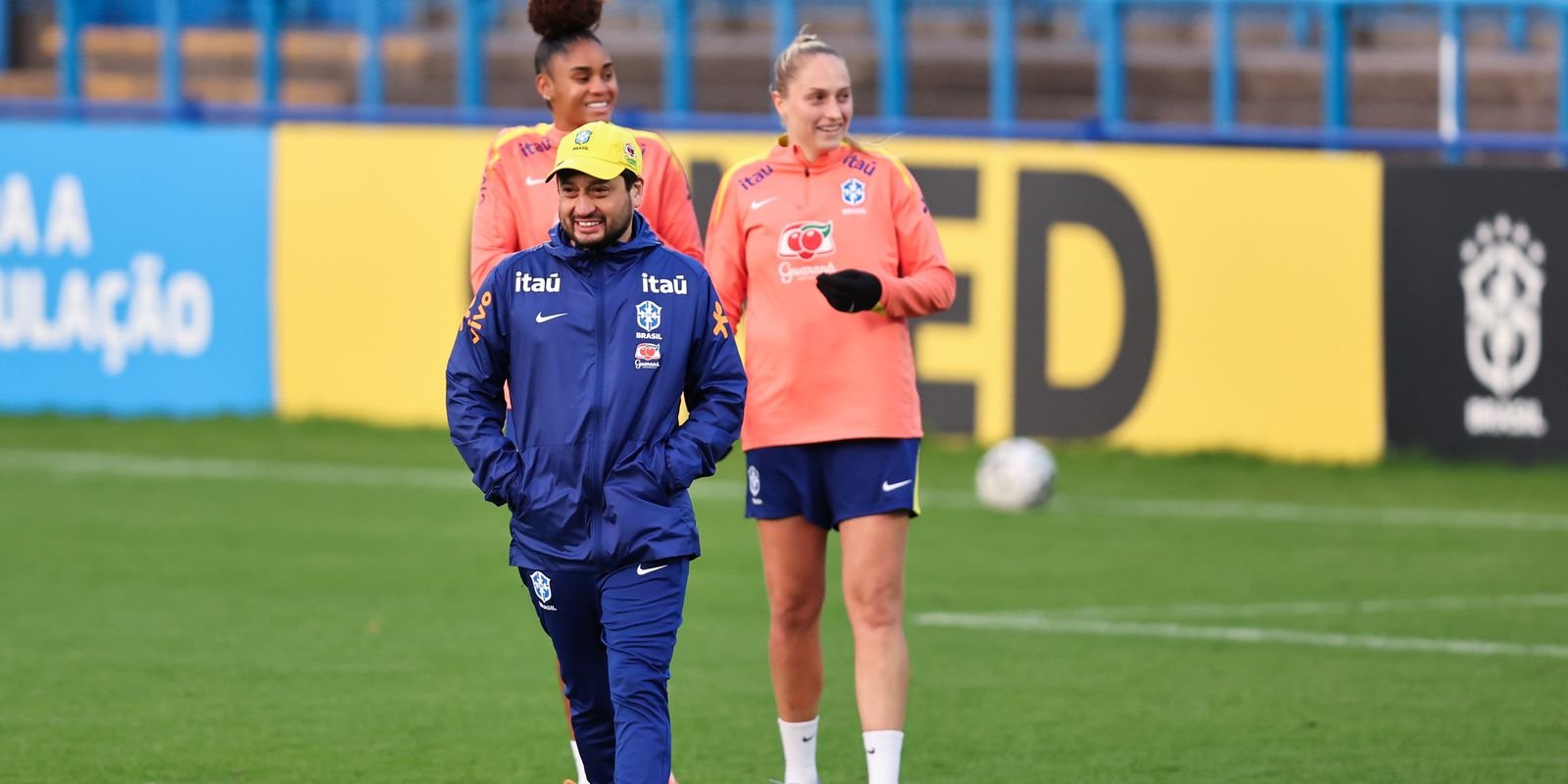 Arthur Elias espera equilíbrio em partida amistosa com Inglaterra Arthur Elias espera equilíbrio em partida amistosa com Inglaterra