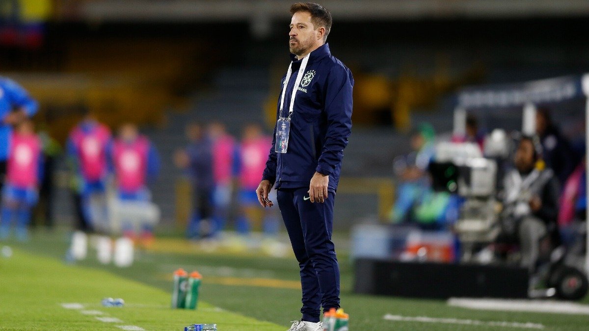 CBF demite Ramon Menezes após eliminação precoce no Mundial SUB-20 CBF demite Ramon Menezes após eliminação precoce no Mundial SUB-20