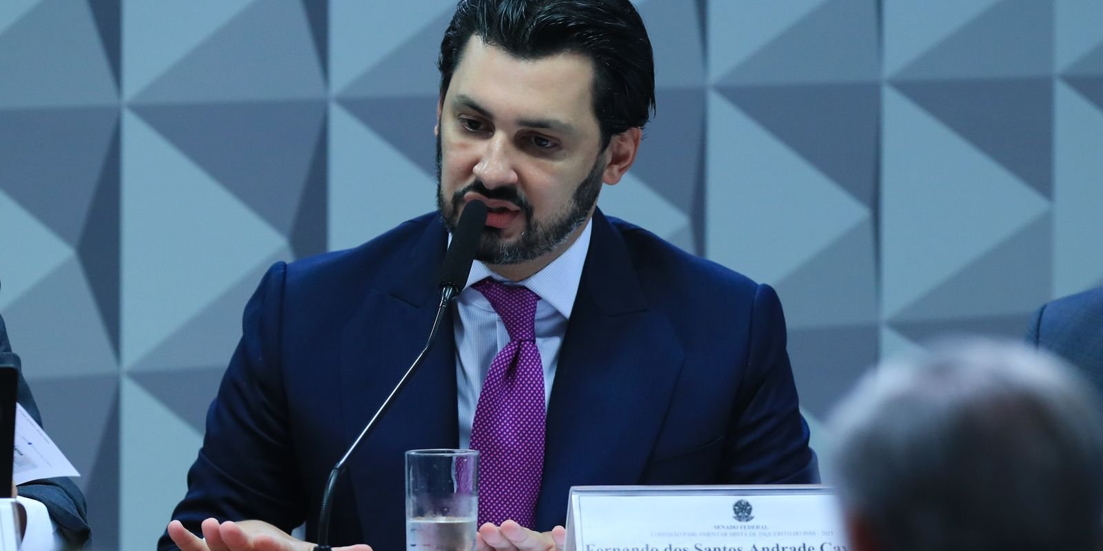 CPMI do INSS: empresário responde a relator, mas se cala para comissão CPMI do INSS: empresário responde a relator, mas se cala para comissão