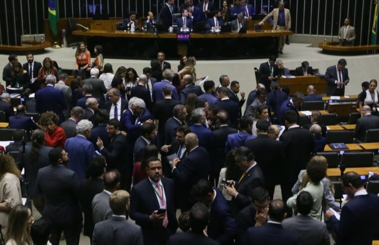 Câmara aprova isenção do IR para quem ganha até R$ 5 mil