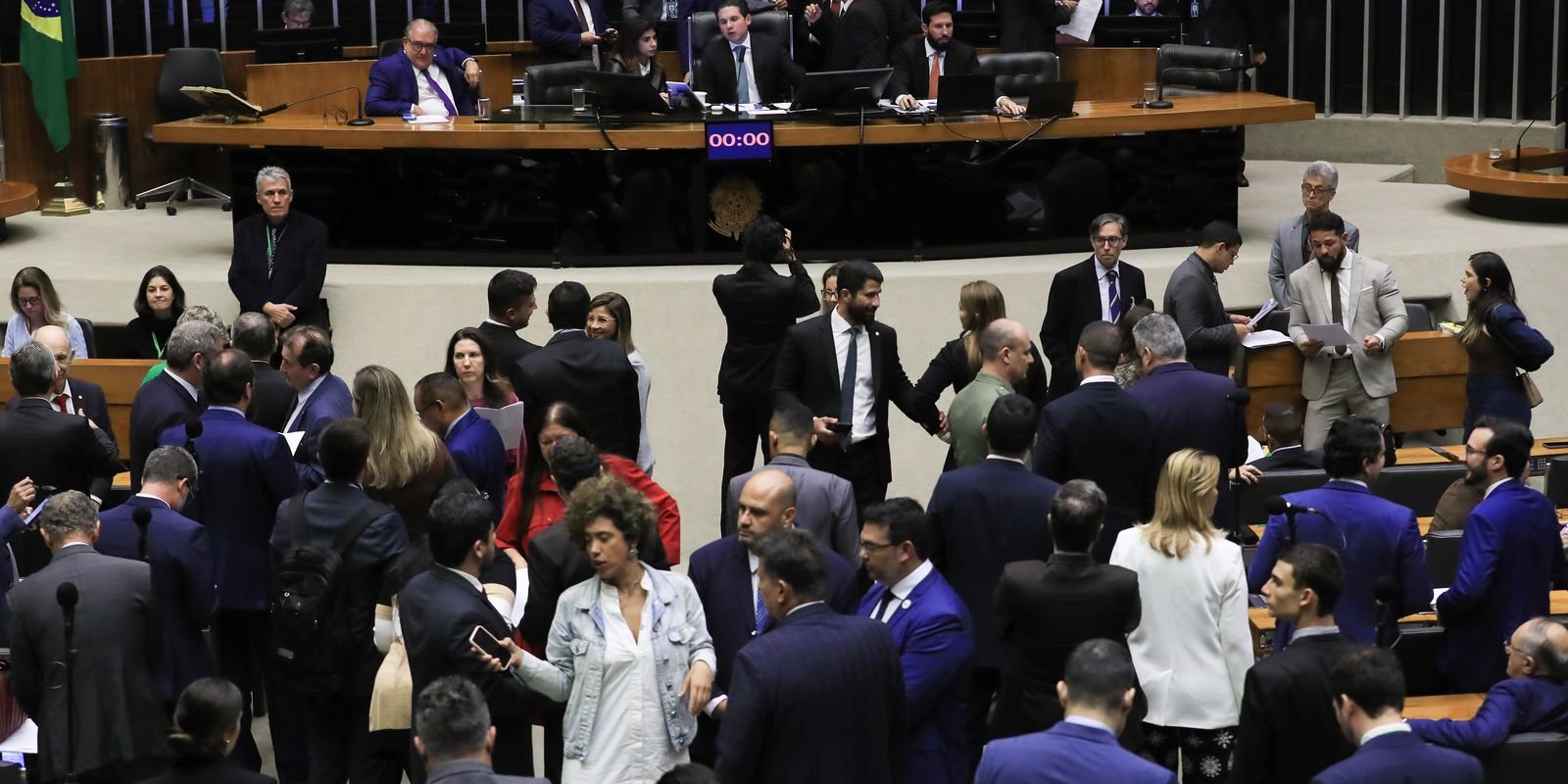 Câmara aprova urgência para votar direito à bagagem de mão gratuita Câmara aprova urgência para votar direito à bagagem de mão gratuita