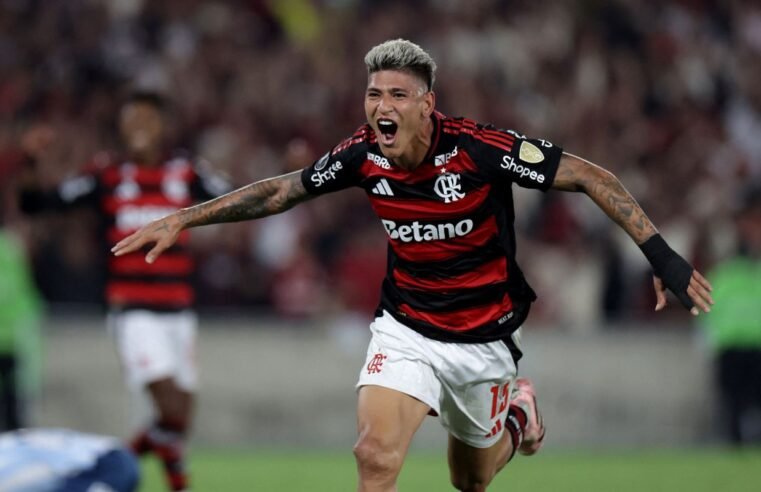 Carrascal decide e Flamengo fica em vantagem na semi da Libertadores