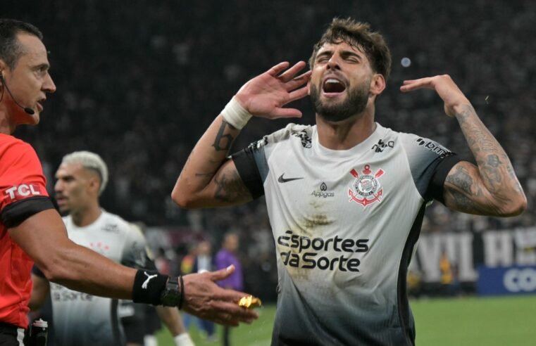 Corinthians bate Vitória no fim em jogo com 12 cartões e se distancia do Z4