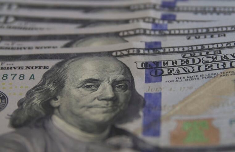 Dólar fecha abaixo de R$ 5,40 pela primeira vez em 11 dias Dólar fecha abaixo de R$ 5,40 pela primeira vez em 11 dias