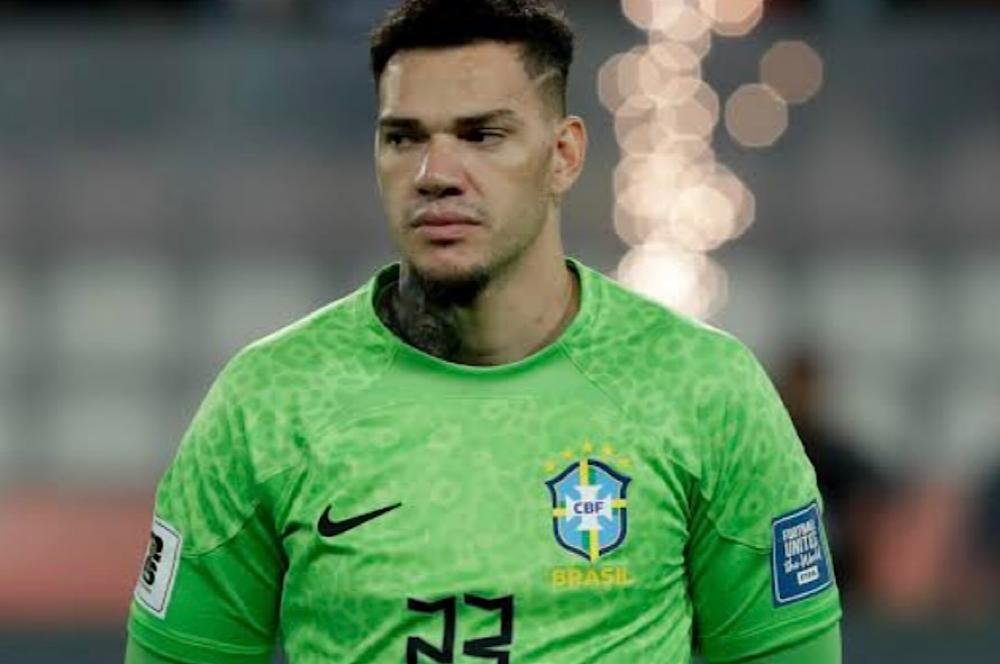 Ederson sofre lesão e John é convocado para amistosos contra Coreia e Japão Ederson sofre lesão e John é convocado para amistosos contra Coreia e Japão