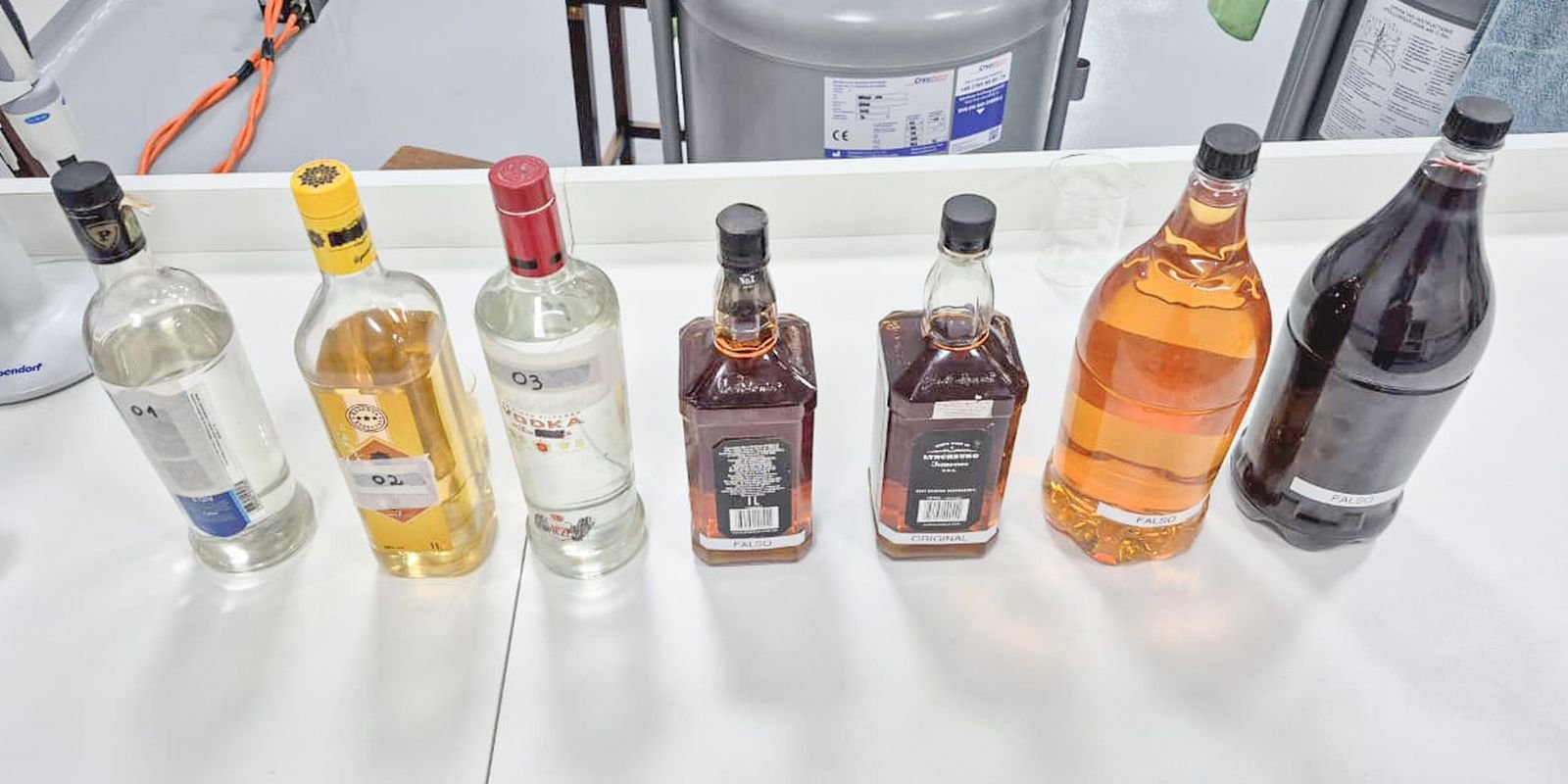 Fábrica clandestina de bebidas usava etanol adulterado de postos Fábrica clandestina de bebidas usava etanol adulterado de postos