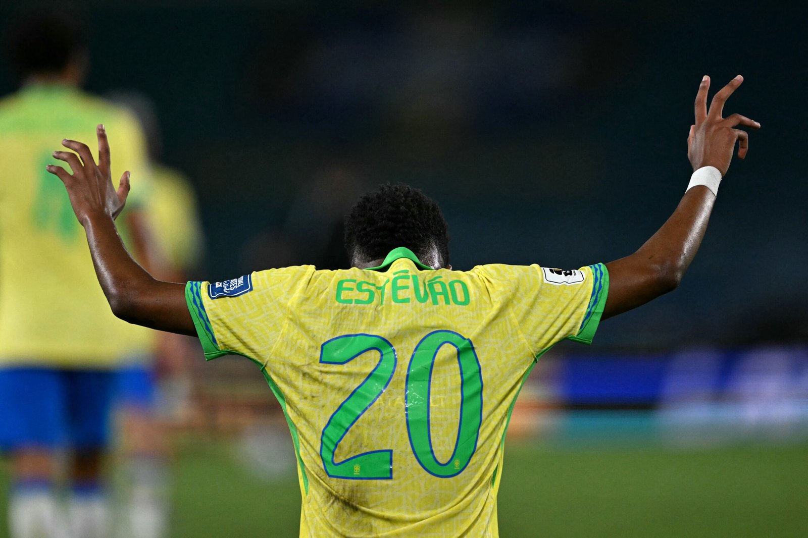 Imprensa inglesa destaca Estêvão ‘humilde’ e ‘anti Neymar’