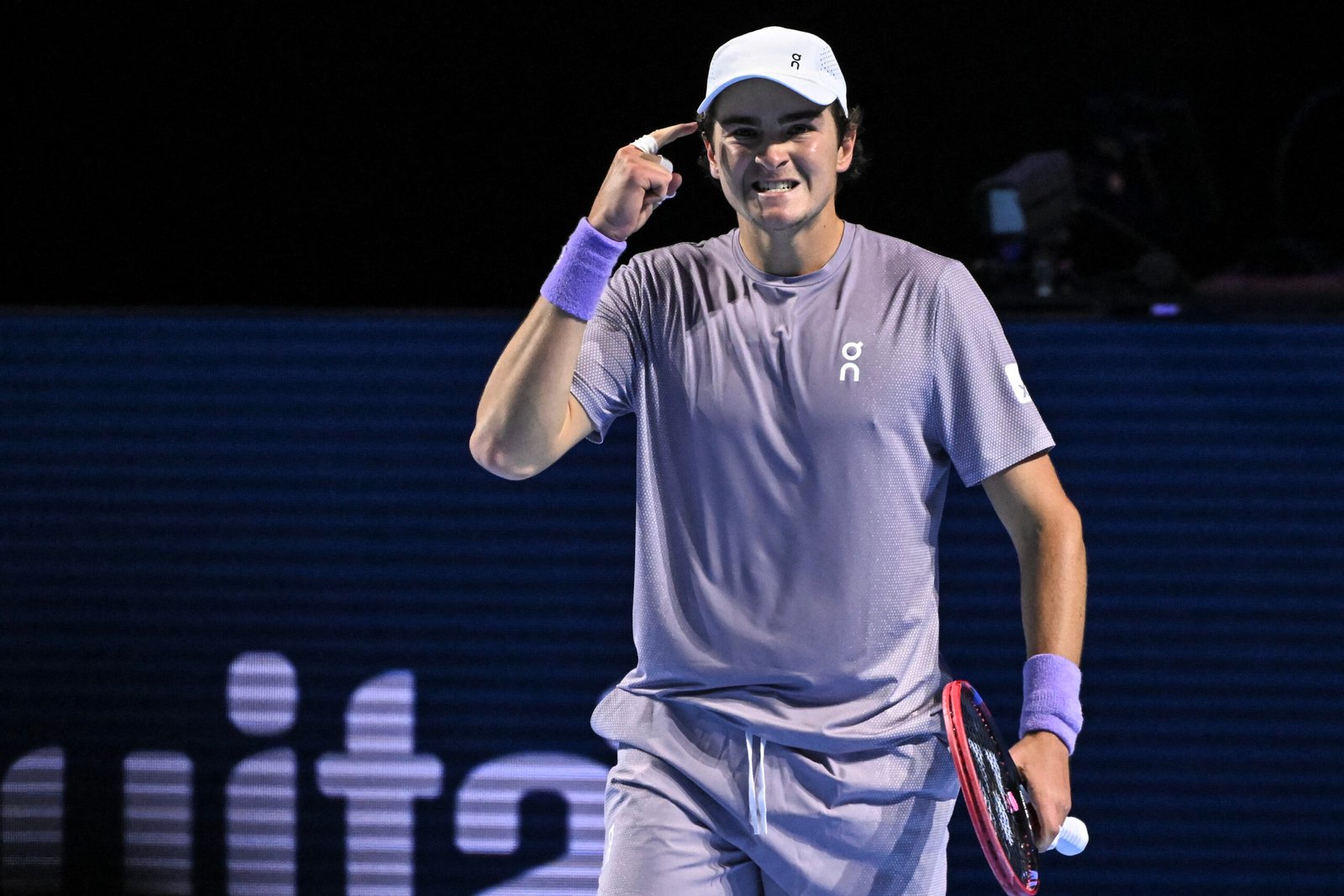 João Fonseca disputa título da Basileia neste domingo (26)