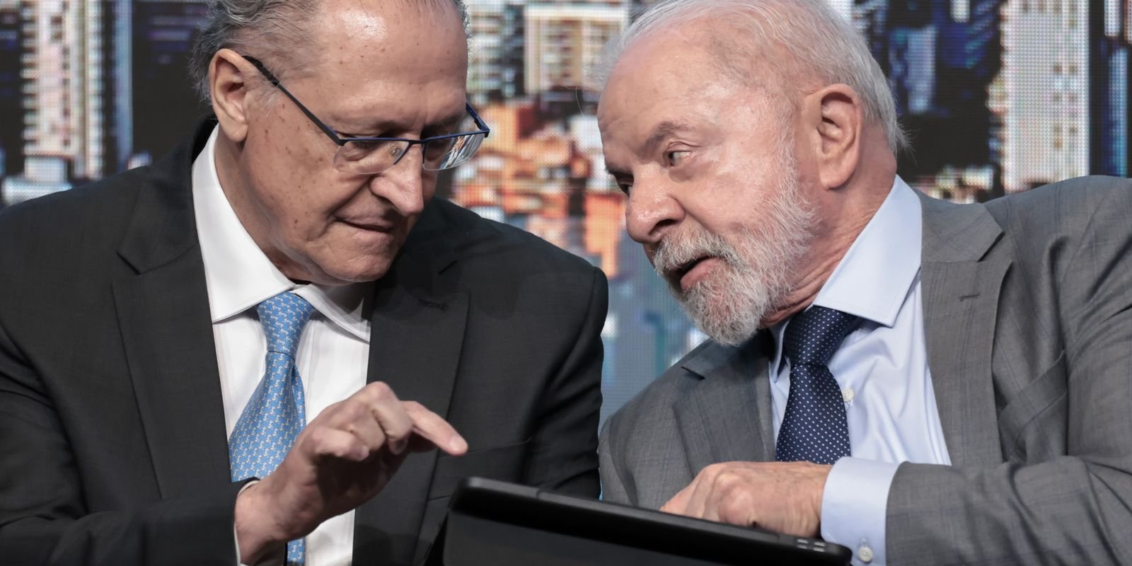 Lula anuncia programa de habitação para classe média Lula anuncia programa de habitação para classe média