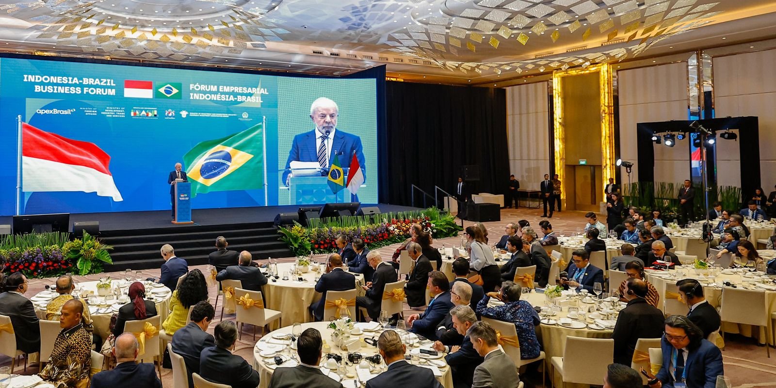 Lula defende uso de moedas locais para comércio Brasil-Indonésia Lula defende uso de moedas locais para comércio Brasil-Indonésia