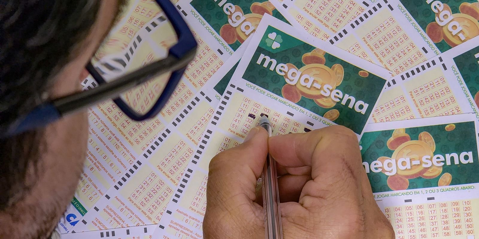 Mega-Sena sorteia nesta quinta-feira prêmio estimado em R$ 21 milhões Mega-Sena sorteia nesta quinta-feira prêmio estimado em R$ 21 milhões