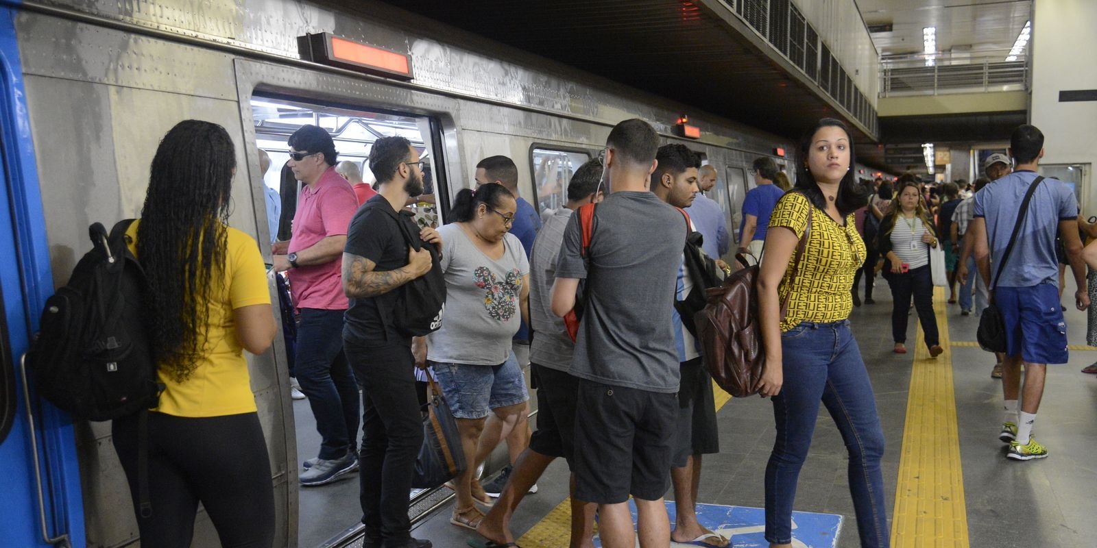 Metrô do Rio resolve problema de sinalização e trens voltam a operar Metrô do Rio resolve problema de sinalização e trens voltam a operar