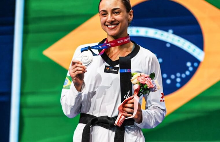 Milena Titoneli é prata no Mundial de taekwondo, o 3º pódio do Brasil