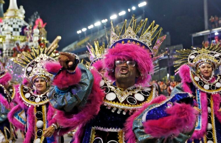 MinC quer transformar escolas de samba em pontos de cultura