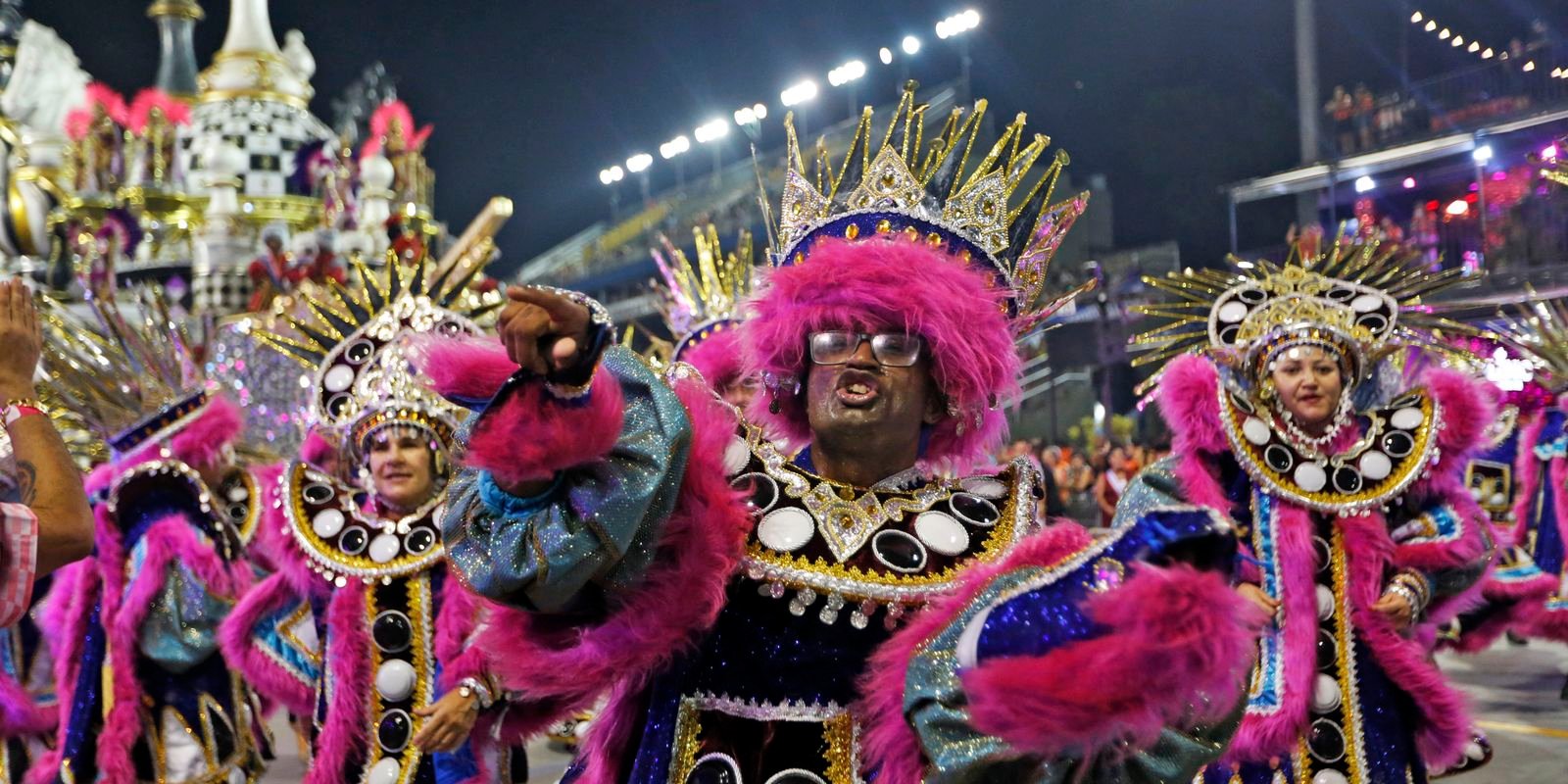 MinC quer transformar escolas de samba em pontos de cultura