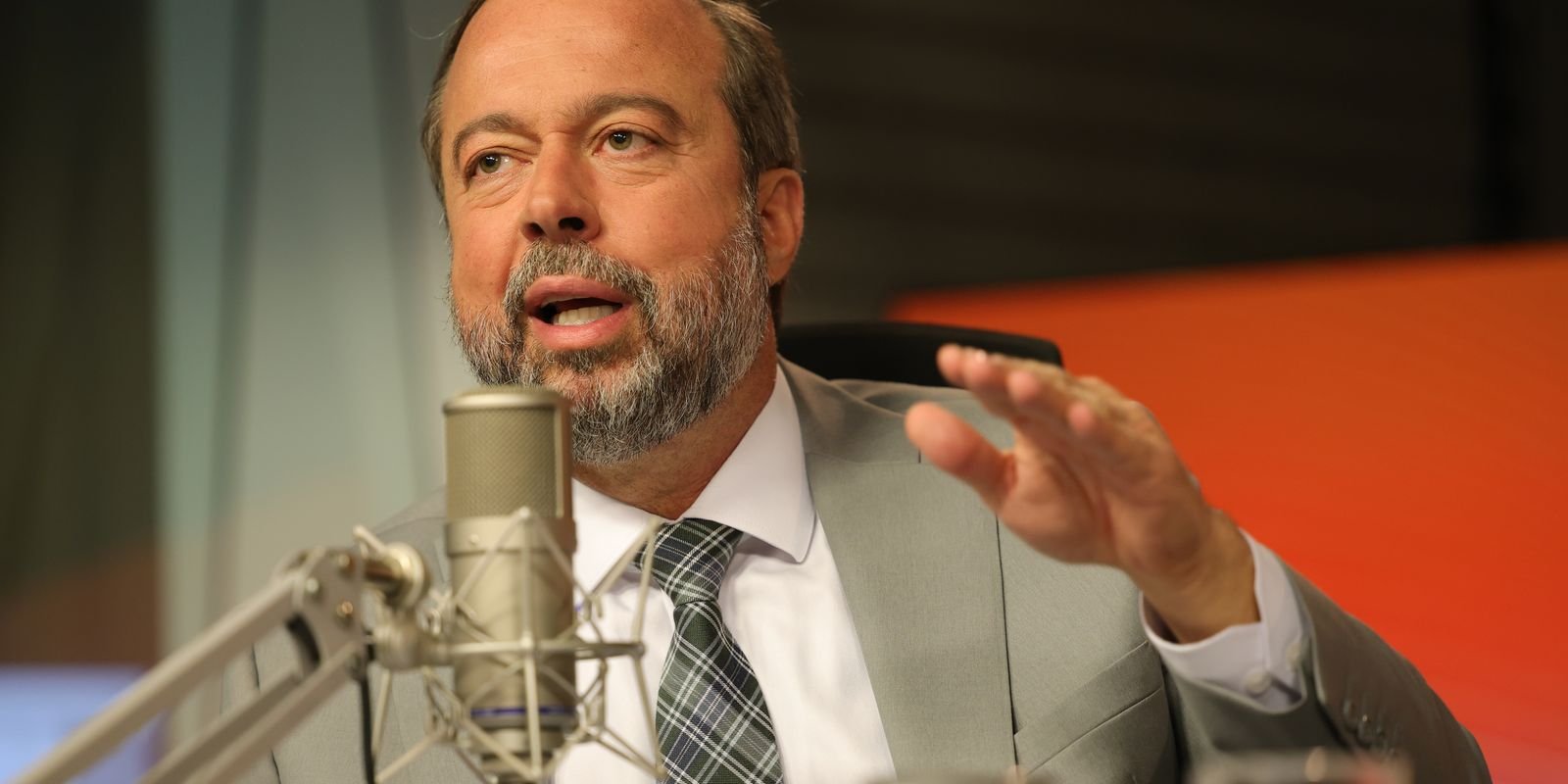 Não foi falta de energia, mas problema técnico, diz ministro Silveira Não foi falta de energia, mas problema técnico, diz ministro Silveira