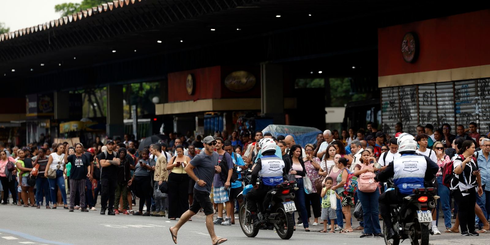 Operação Contenção: Ferj adia partidas da Série B1 do Carioca Operação Contenção: Ferj adia partidas da Série B1 do Carioca