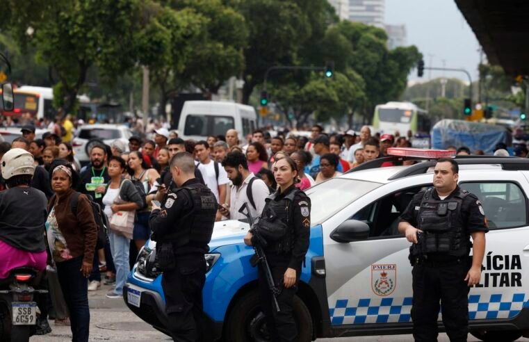 Operação no Rio é cortina de fumaça e expõe população à linha de tiro