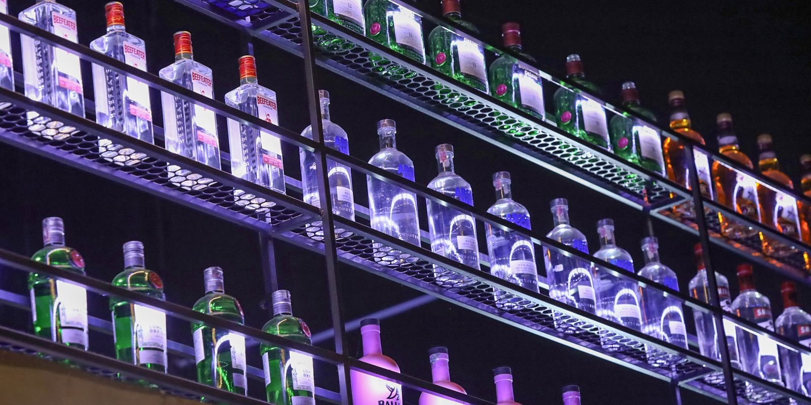 Paraná confirma dois casos de contaminação por metanol em bebidas Paraná confirma dois casos de contaminação por metanol em bebidas