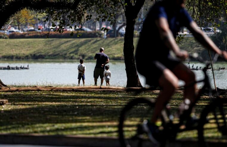 Pesquisas revelam preocupação com crianças em extremos climáticos