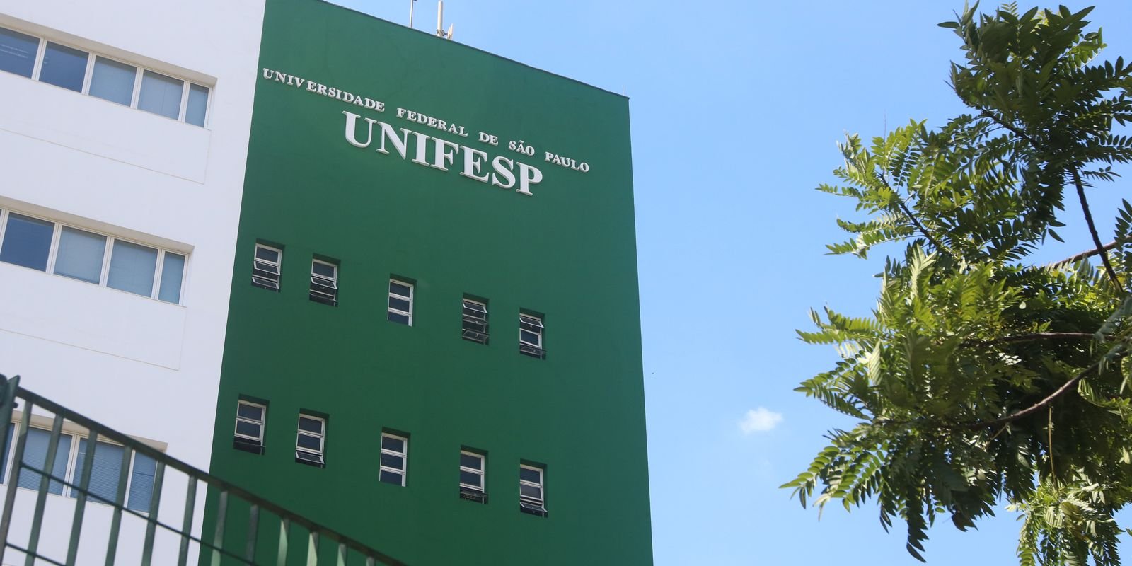 Polícia Federal faz operação em Santos contra ameaças à Unifesp Polícia Federal faz operação em Santos contra ameaças à Unifesp