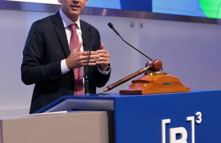 Porto de São Sebastião será leiloado até abril de 2026, diz ministro