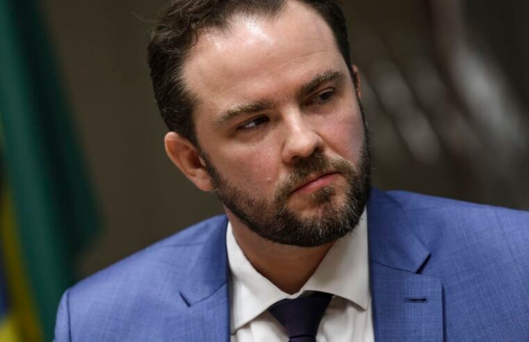 Projetos de lei renderão ao governo o mesmo que MP alternativa a IOF