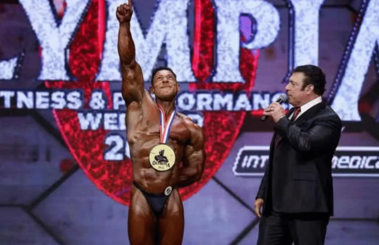 Ramon Dino leva título inédito do Mr. Olympia após bater duas vezes na trave