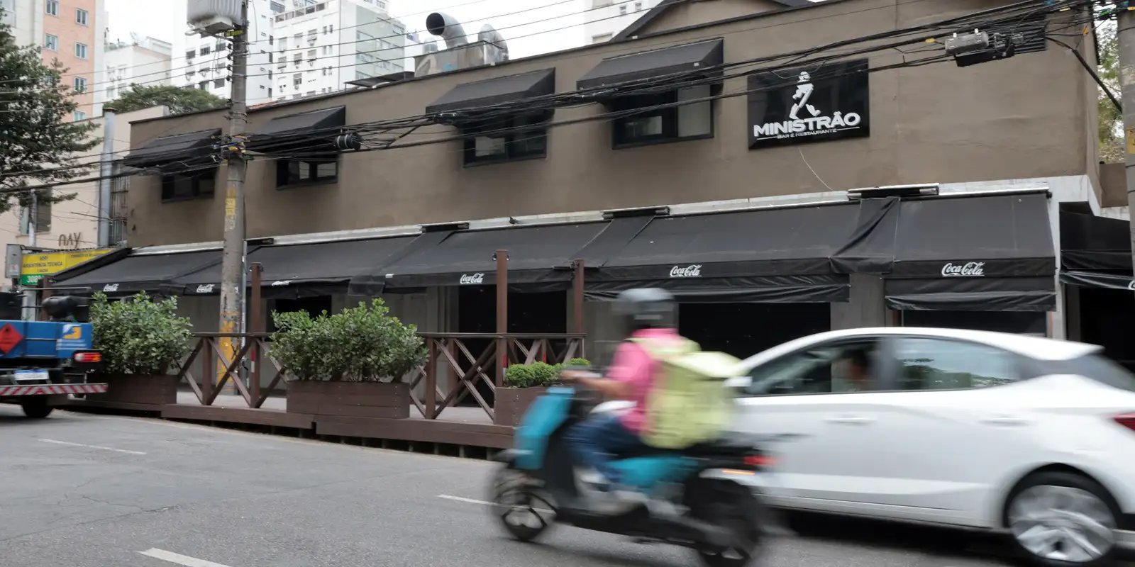 SP tem estabelecimentos fechados por suspeita de bebida adulterada