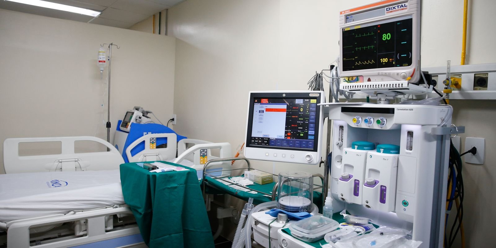 SUS fará cirurgia de câncer de próstata por robô SUS fará cirurgia de câncer de próstata por robô