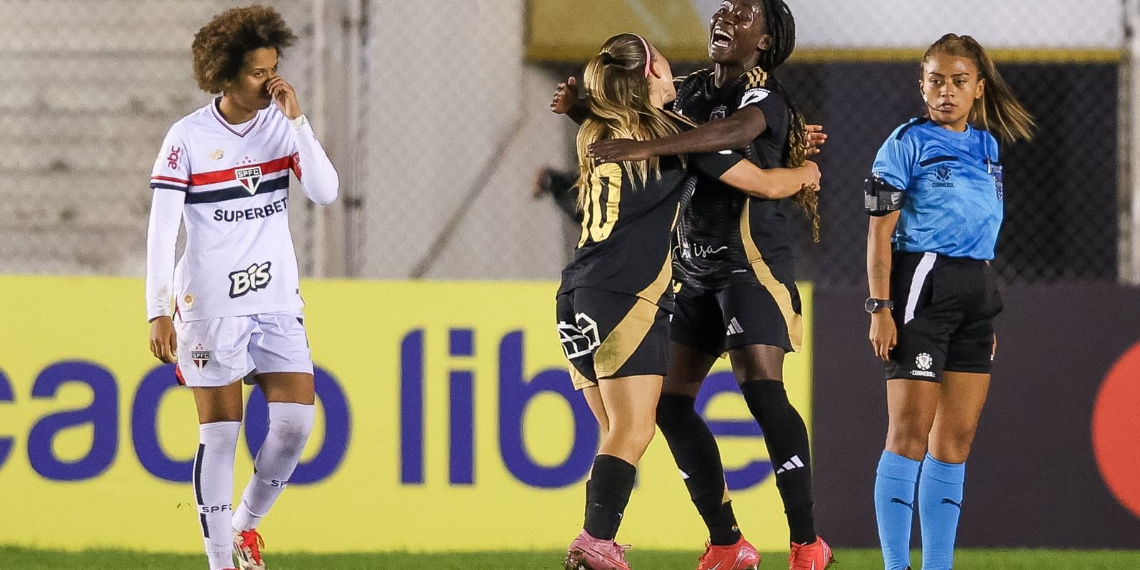 São Paulo é derrotado e se complica na Libertadores Feminina São Paulo é derrotado e se complica na Libertadores Feminina