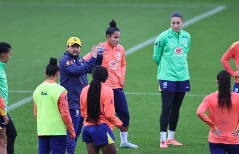 Seleção feminina realiza primeiro treino para amistosos na Europa