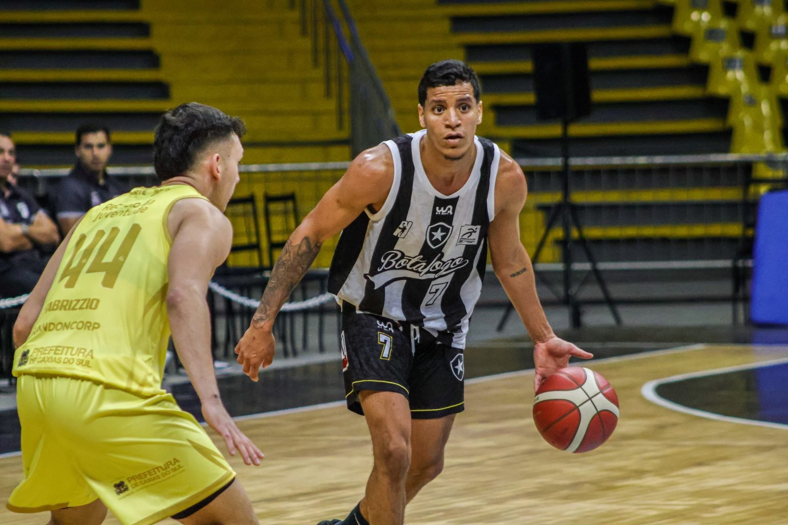 Torneio de Abertura NBB: Caxias vence Botafogo em partida acirrada Torneio de Abertura NBB: Caxias vence Botafogo em partida acirrada