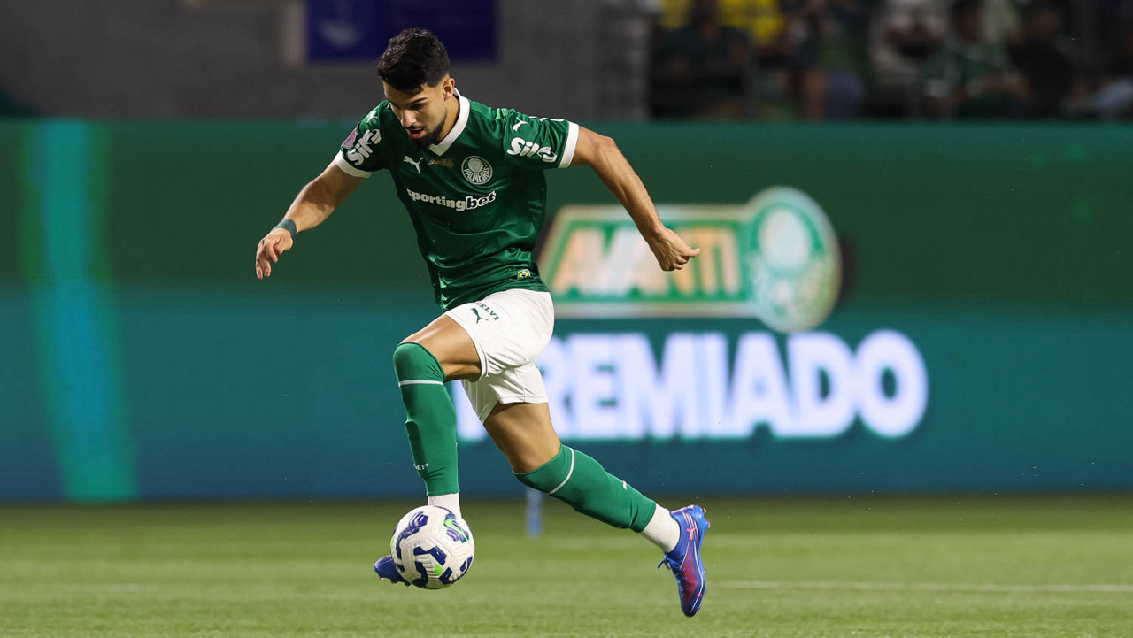 ‘Flaco-Roque’ atropela o Vasco, Palmeiras vence e segue na cola do Flamengo ‘Flaco-Roque’ atropela o Vasco, Palmeiras vence e segue na cola do Flamengo