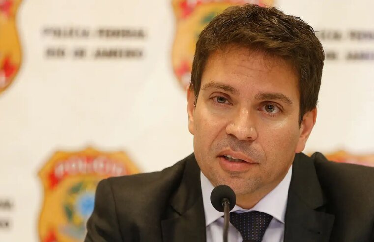 Câmara diz que não foi informada sobre saída de Ramagem do país