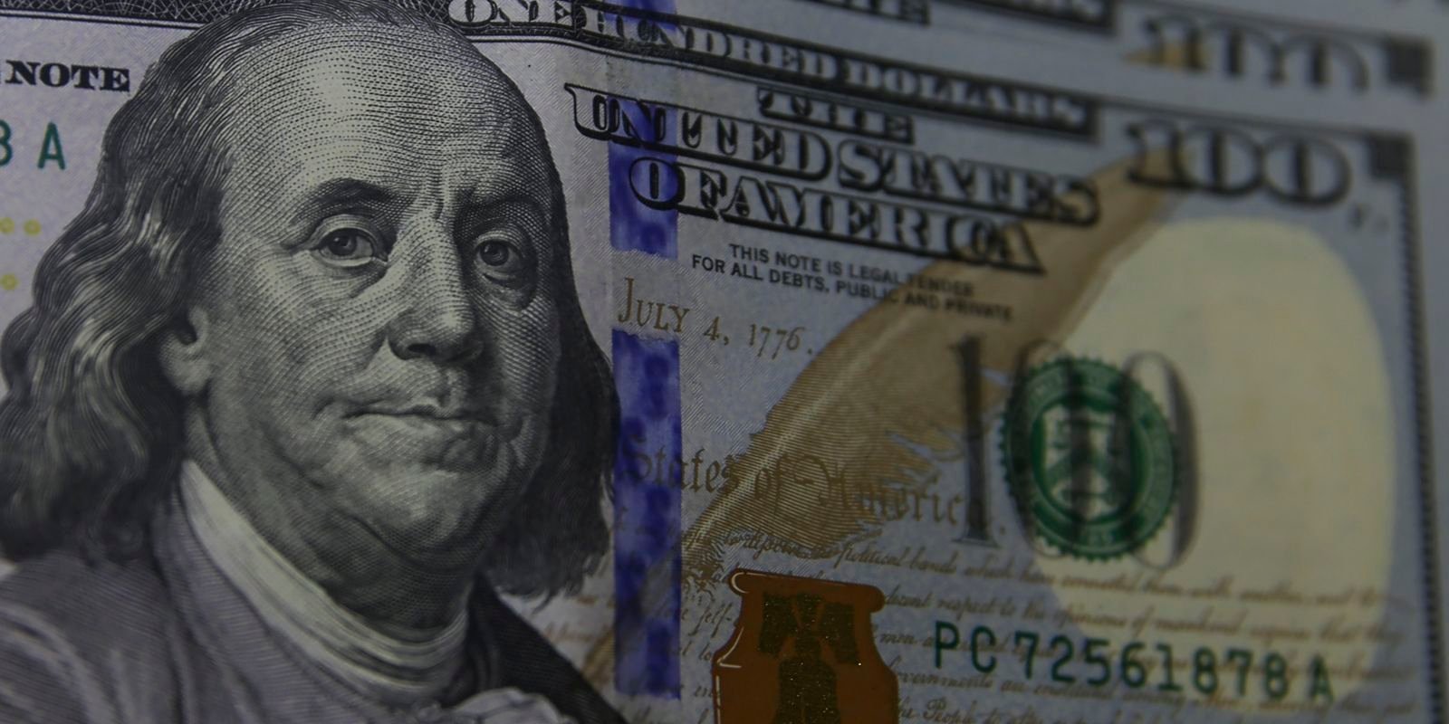 Dólar fecha abaixo de R$ 5,30 pela primeira vez desde junho de 2024