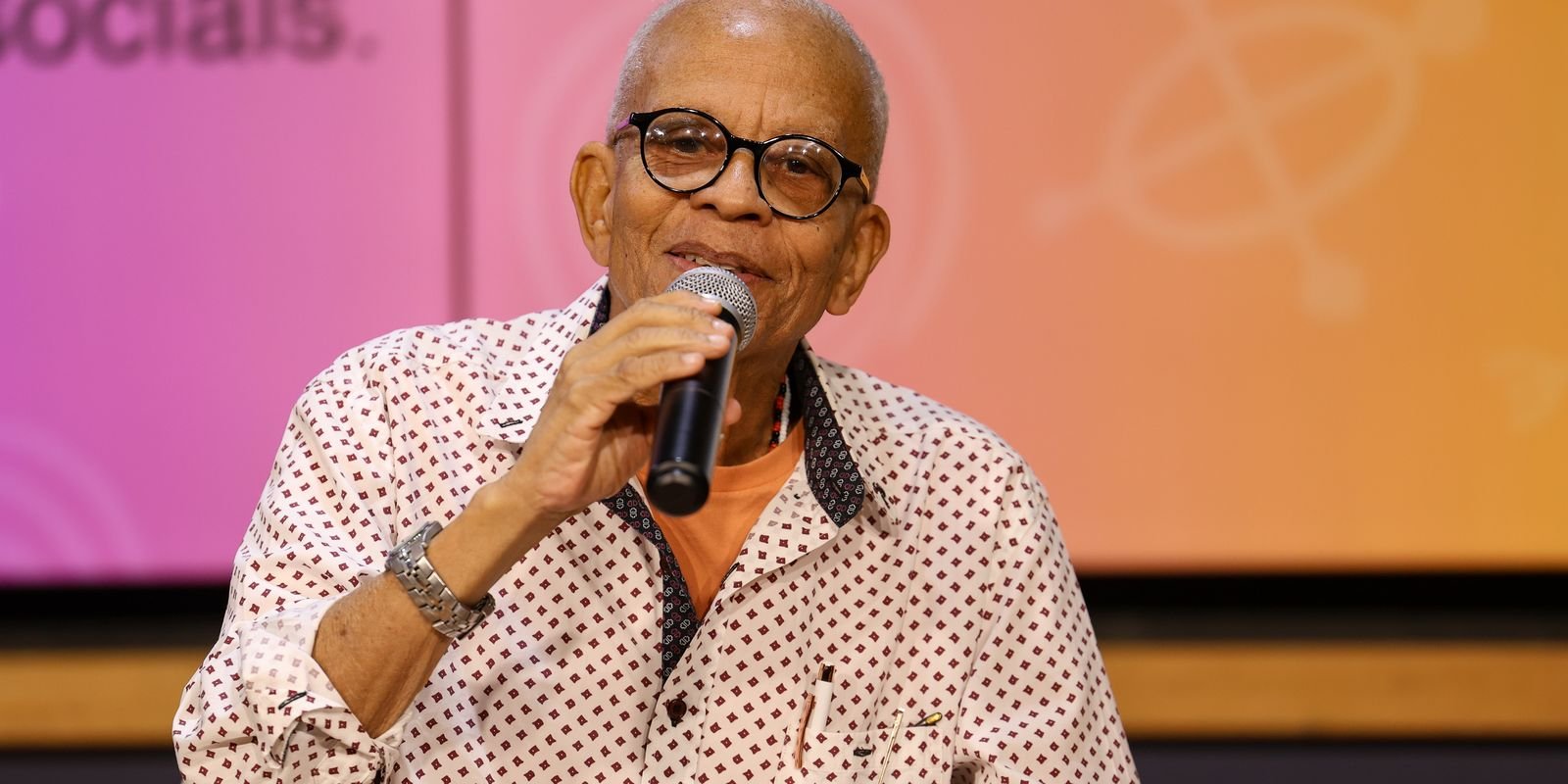 Encontro de Nei Lopes e Luiz Antonio Simas exalta identidade negra