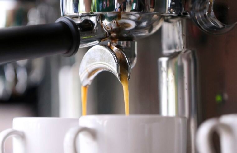 Estudo diz que beber café reduz risco de arritmia cardíaca