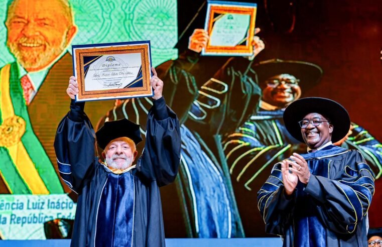 Lula recebe título de doutor honoris causa em Moçambique