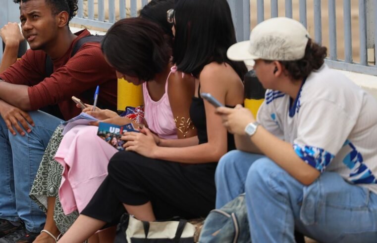 Pesquisa indica mulheres jovens mais progressistas que homens