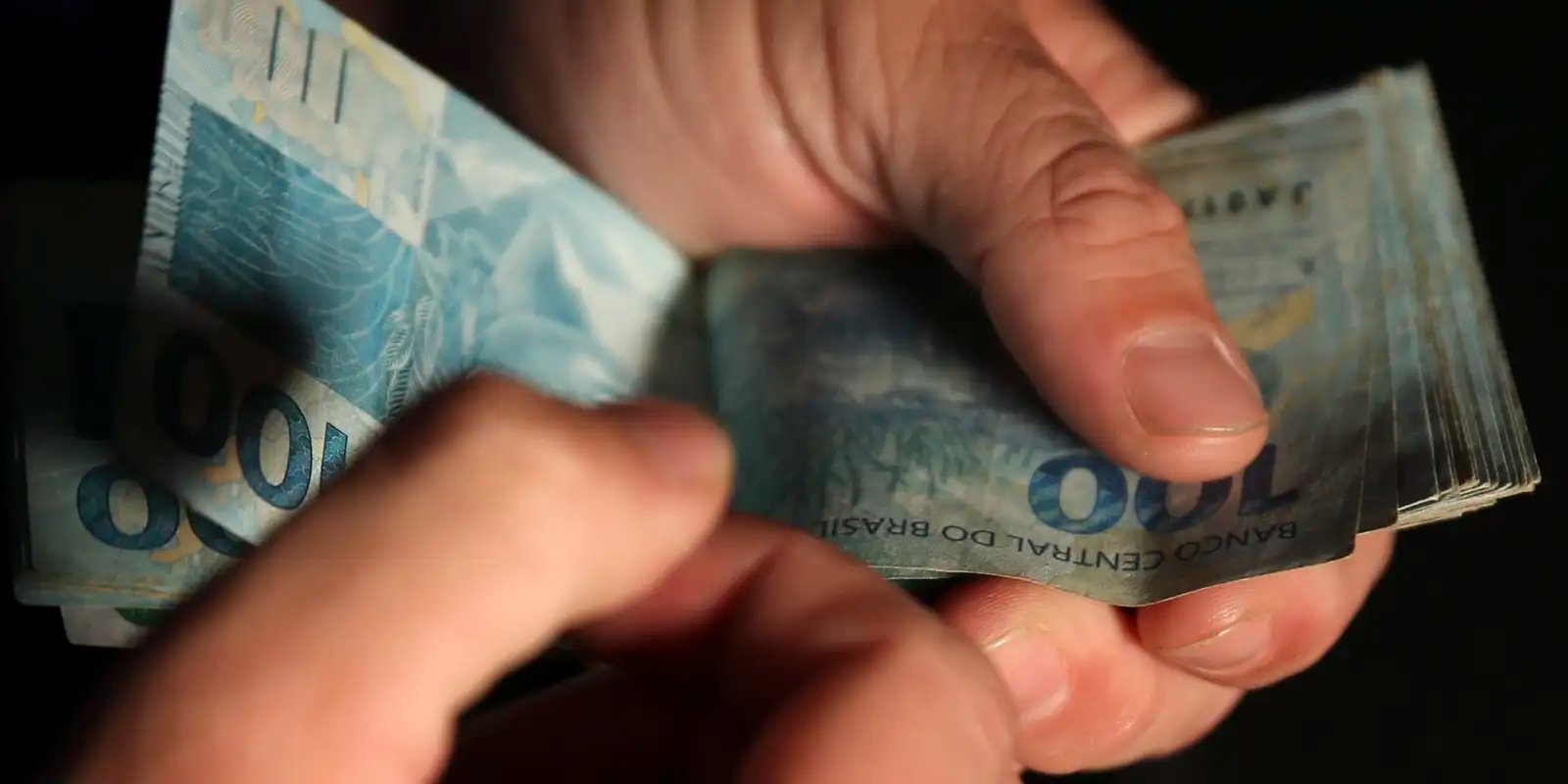 Poupança tem retirada líquida de R$ 9,7 bilhões em outubro