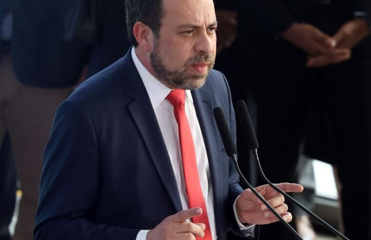 Programa do governo quer aprofundar conexão com as periferias