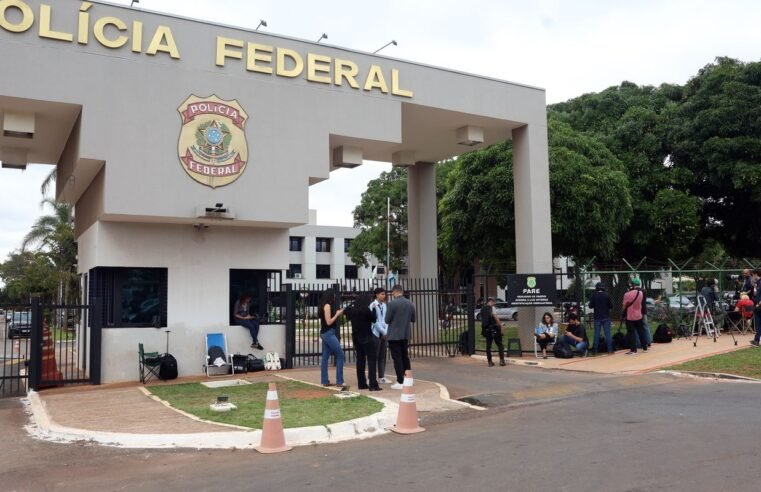 Remédios são levados para Bolsonaro, preso preventivamente em Brasília