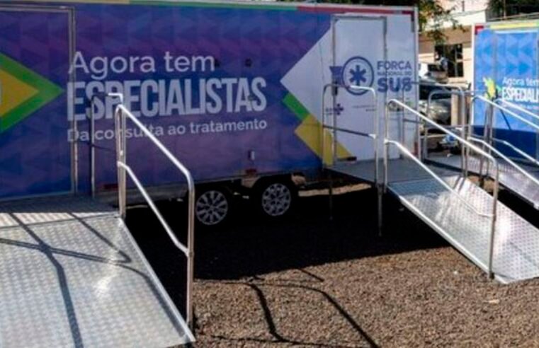 Saúde instala consultórios móveis em cidade devastada por tornado