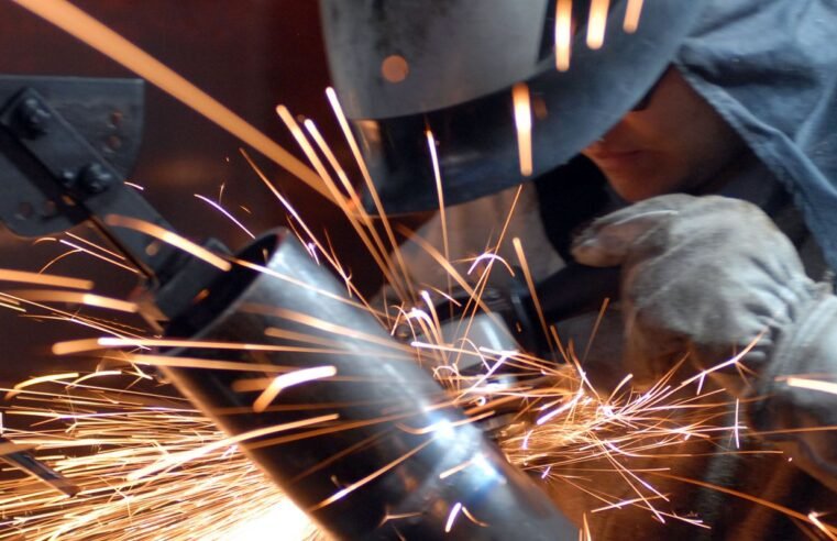 Selic alta afetou negativamente atividade econômica, dizem economistas