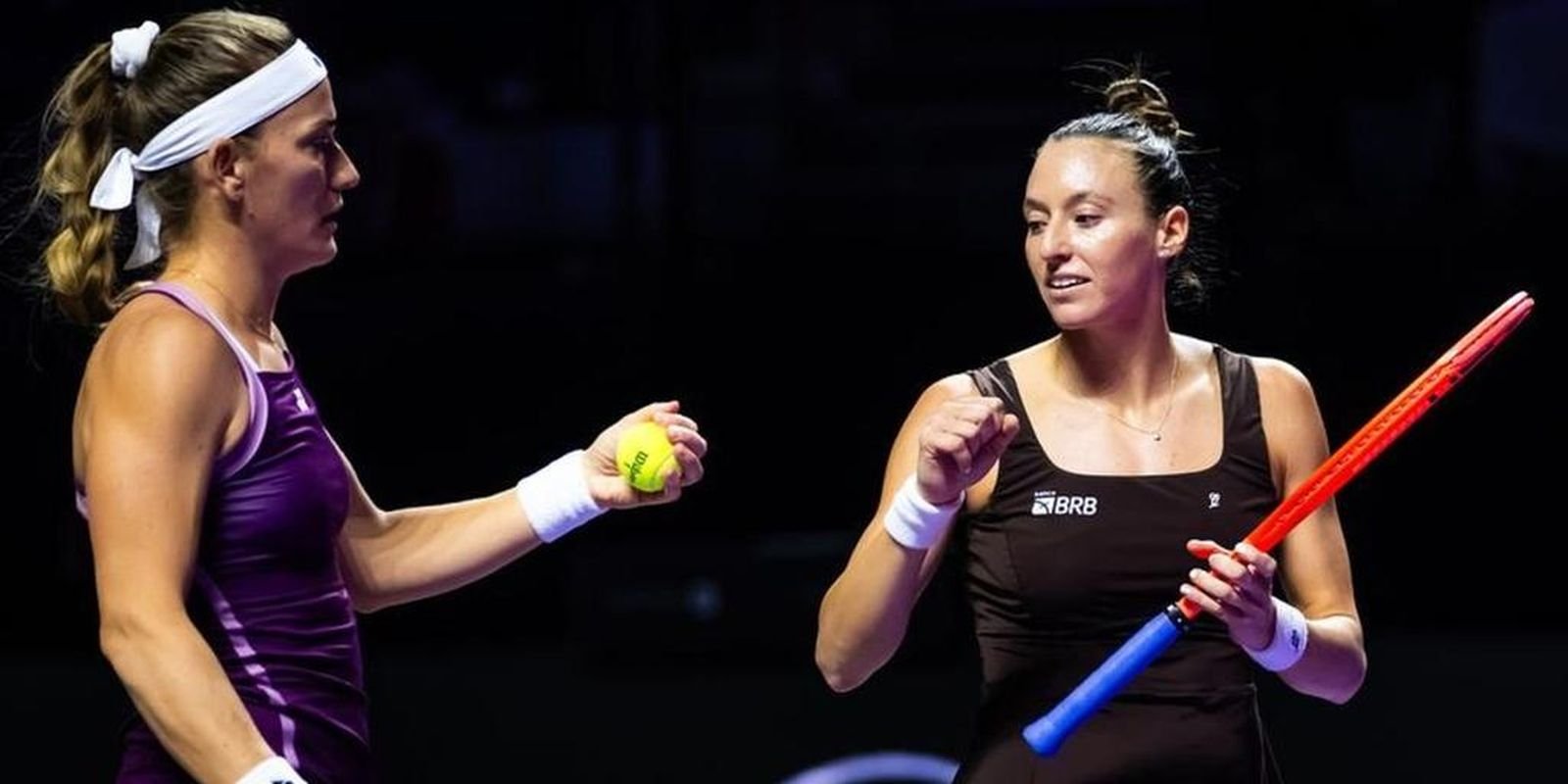 Stefani e Babos perdem na decisão e ficam com o vice no WTA Finals