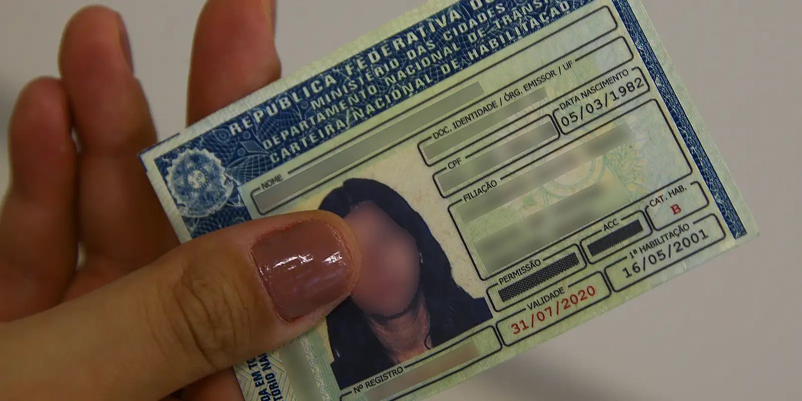 Tentativas de fraudes com documentos mais que dobram de 2022 a 2025