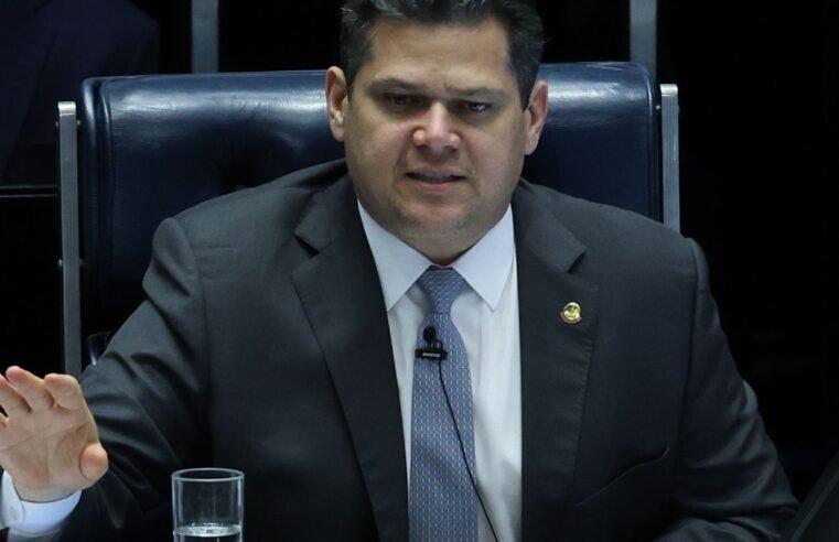 Alcolumbre quer pautar projeto da dosimetria assim que sair da Câmara