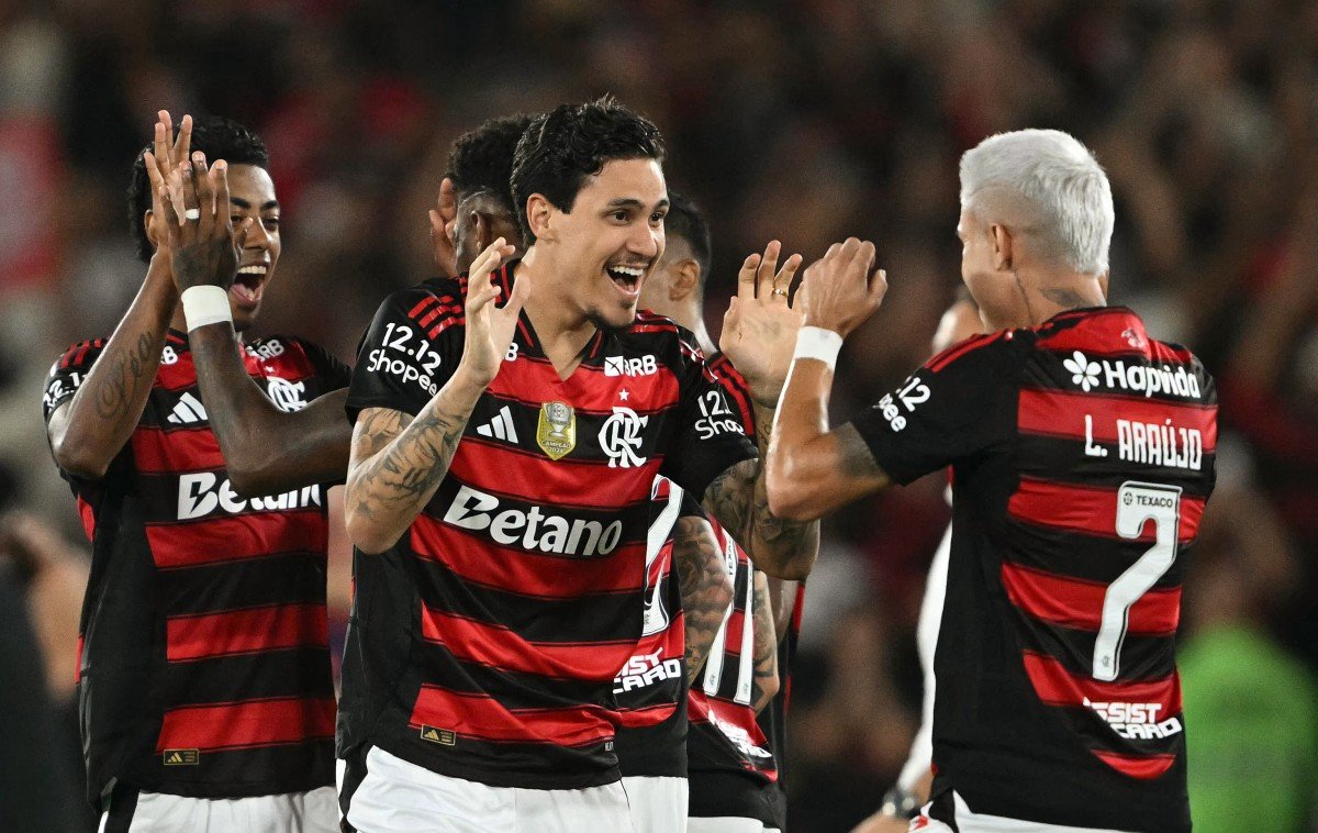 Após glória na Libertadores, Flamengo amplia festa com título do Brasileiro